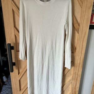 Elegant White Knit Dress